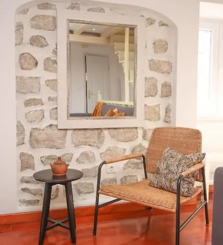 Hidden Stone House Apartman